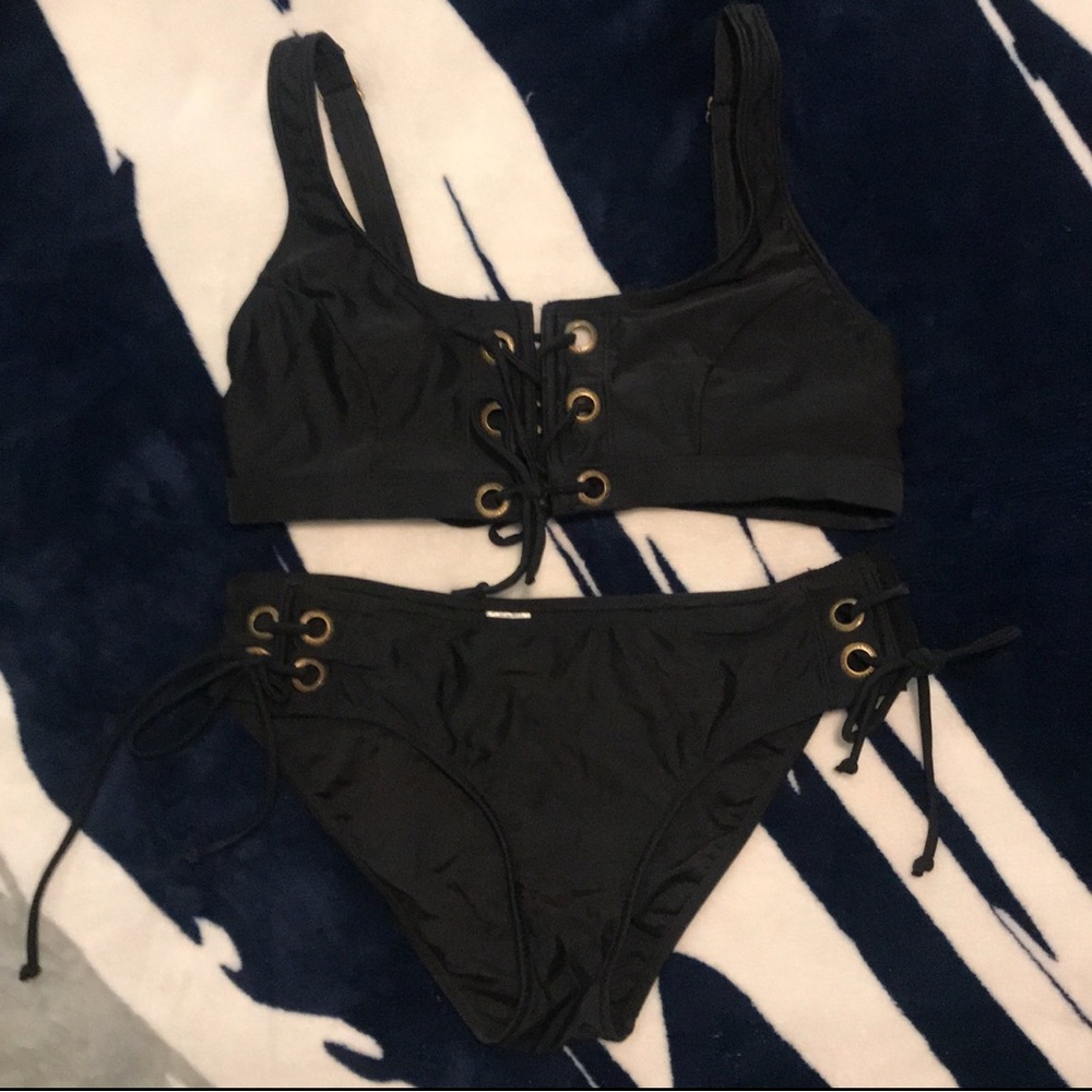 NWOT VENUS Black Grommet Bikini DD